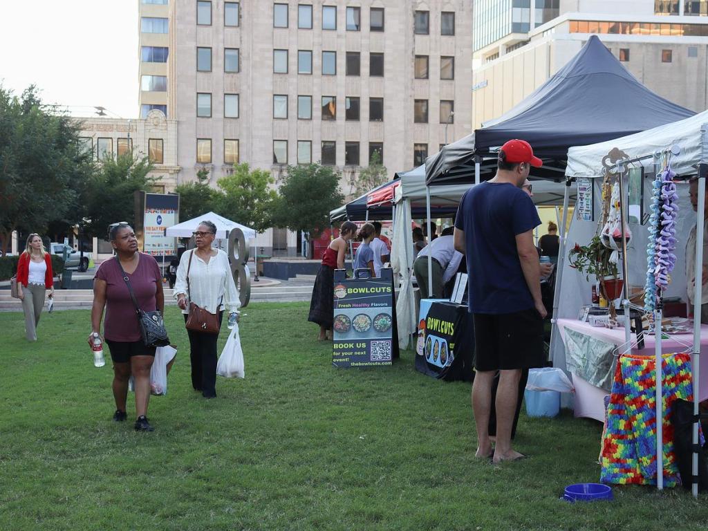A scene from the midweek market at Chapman Green on Oct. 1, 2025.